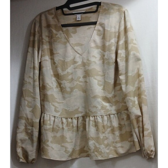 Nine West Women’s M Beige Camo Print Blouse Peasant Hem Long Sleeve Top EUC - Picture 1 of 6